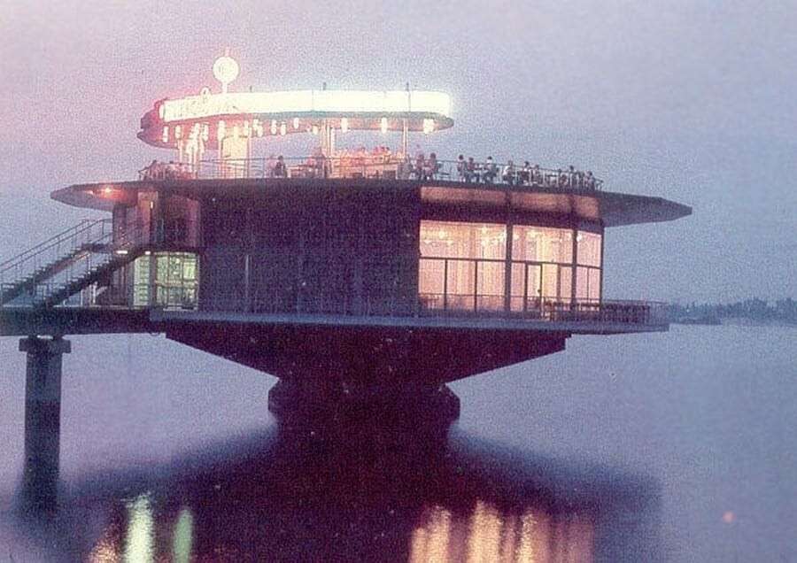 Poplavok Café Building in Dnipro